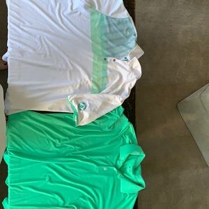 2 Men’s gold shirts XXL